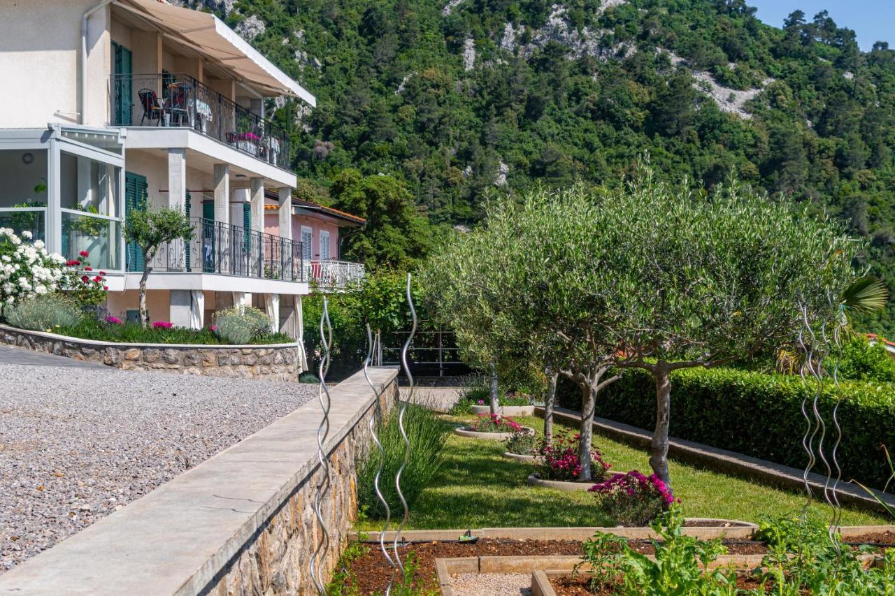 Apartments By The Sea Medveja, Opatija - 7720 Ловран Екстер'єр фото