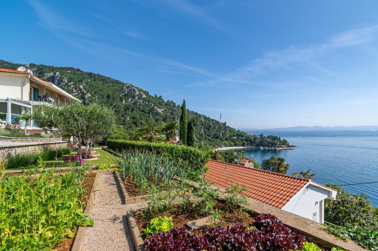 Apartments By The Sea Medveja, Opatija - 7720 Ловран Екстер'єр фото