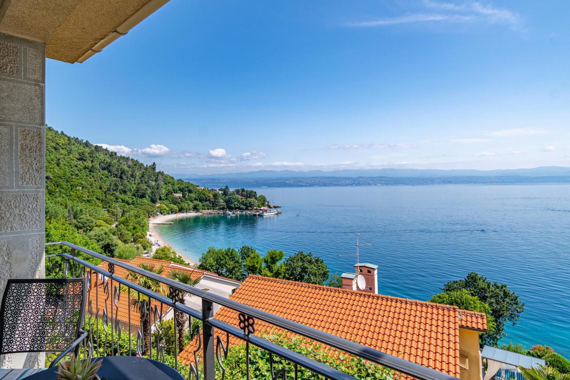 Apartments By The Sea Medveja, Opatija - 7720 Ловран Екстер'єр фото