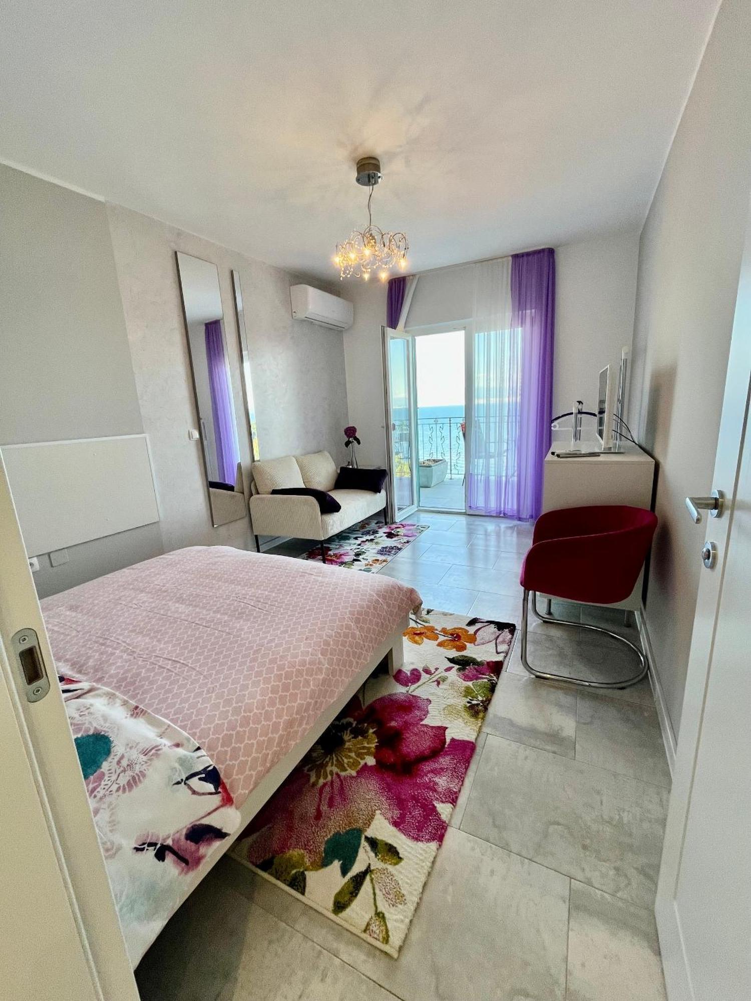 Apartments By The Sea Medveja, Opatija - 7720 Ловран Екстер'єр фото