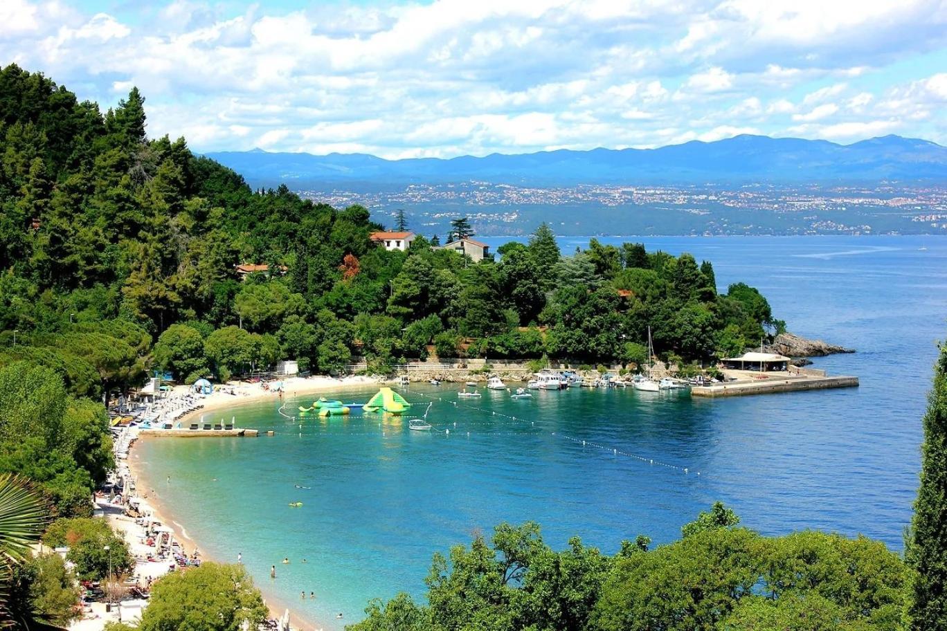 Apartments By The Sea Medveja, Opatija - 7720 Ловран Екстер'єр фото